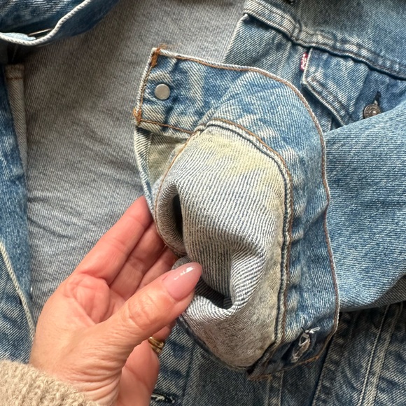 Vintage Levi's Classic Denim Boyfriend Jacket - Picture 12 of 13